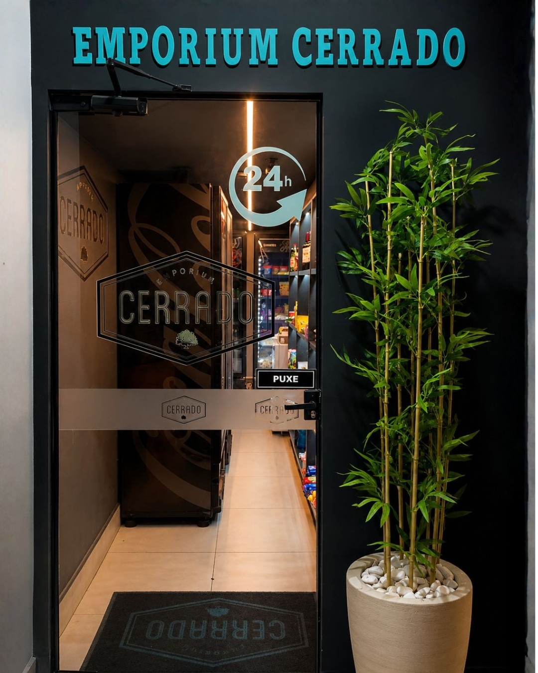 Entrada do Emporium Cerrado com acesso 24h